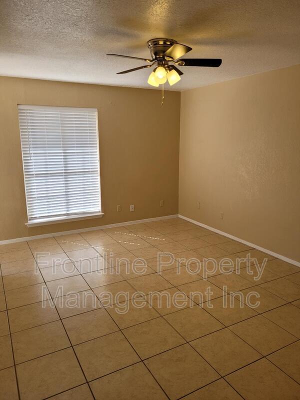 1012 Lynn St, Weatherford, TX 76086 Condo for Rent in Weatherford, TX