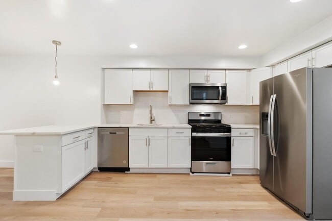 Photo - 200 N Main St Apartment