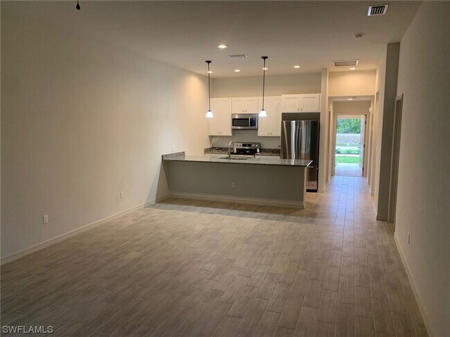 Building Photo - 3919 SW 8th Ct