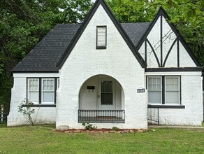 Building Photo - 1016 Bluff View Dr