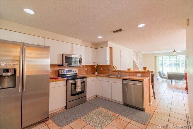 Building Photo - 1552 Veracruz Ln