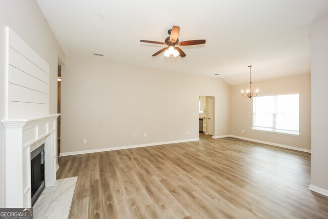 Foto del edificio - 5517 Jerome Rd