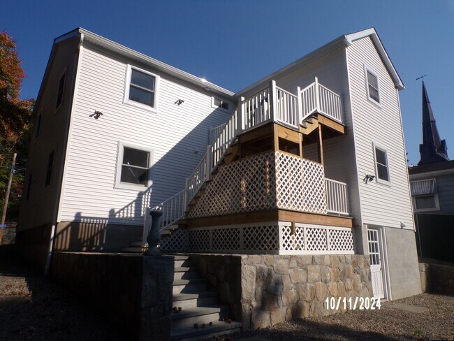 Building Photo - 28 S Cliff St