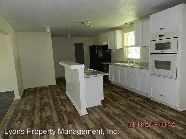 Building Photo - 3 br, 2 bath House - 110 FAIRWAY DR