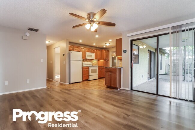 Building Photo - 7801 Glencoe Dr