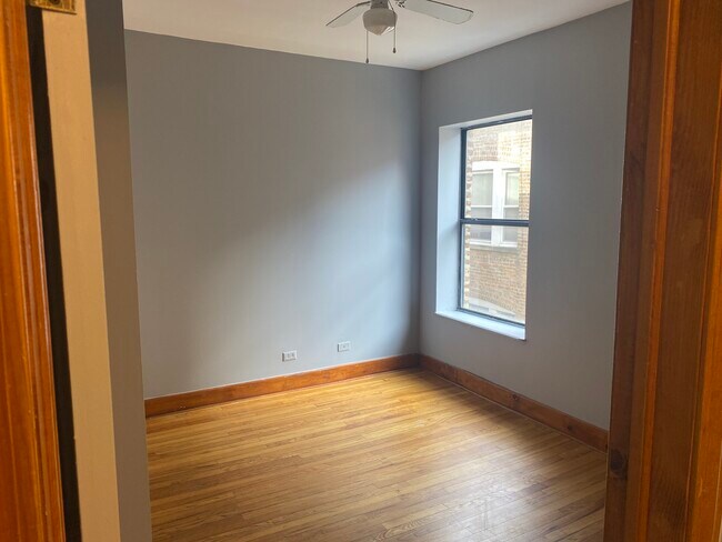 Dormitorio - 4924 N Kedzie Ave