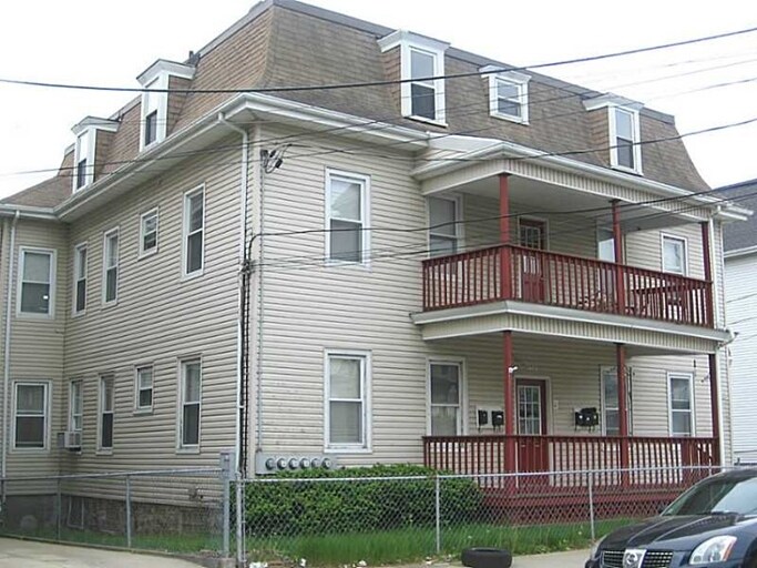 Building Photo - 673 Walnut St