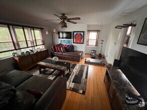 Building Photo - 62 Penataquit Pl