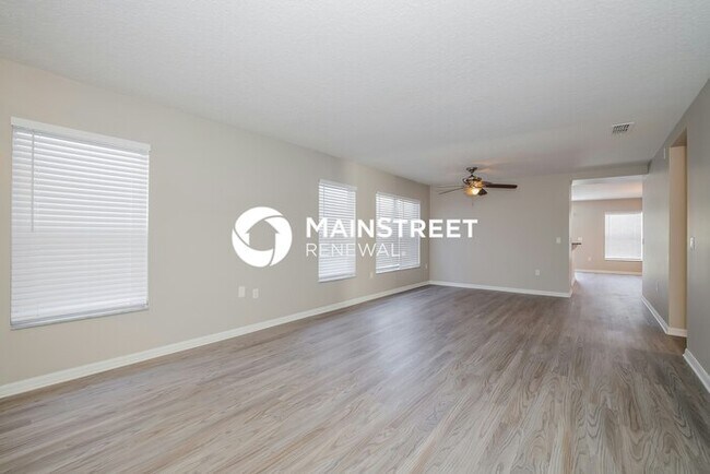Building Photo - 4 Bedroom Pet-Friendly Home in Kissimmee, FL with Main Street Renewal