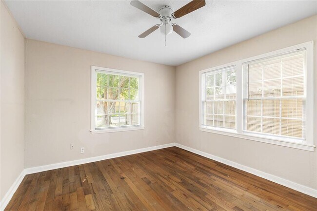 Building Photo - 5214 Plum Dr