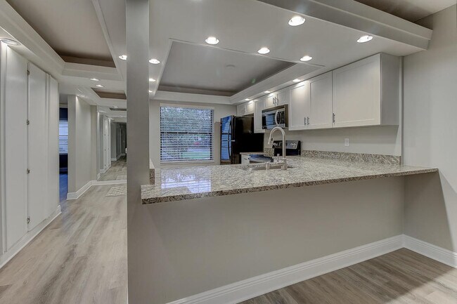 Building Photo - 2201 Sabal Ridge Ct