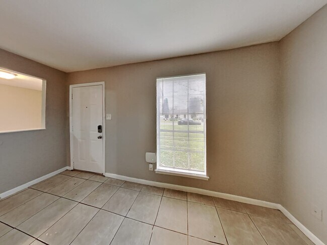 Foto del edificio - 11151 Spottswood Dr