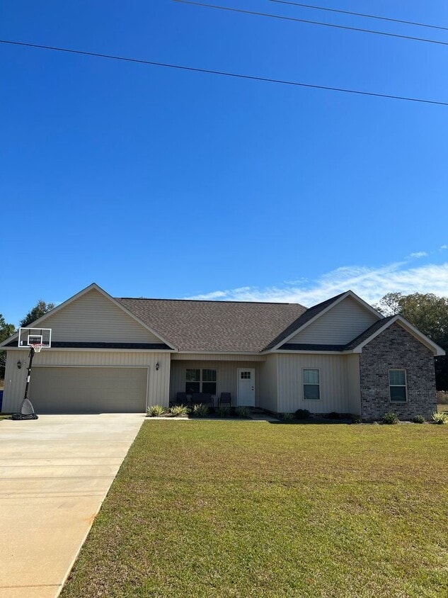 4 br, 2 bath House 5160 County Road 514 House Rental in New