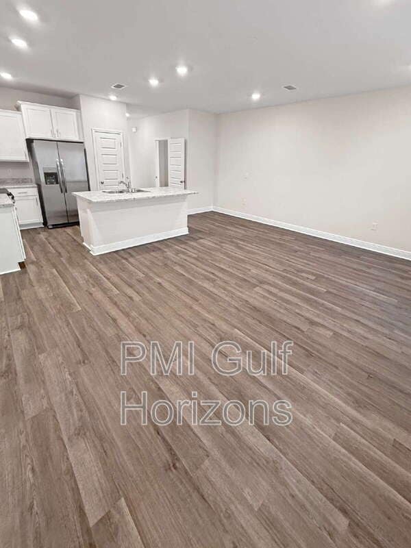 Building Photo - 1300 Leeway Dr