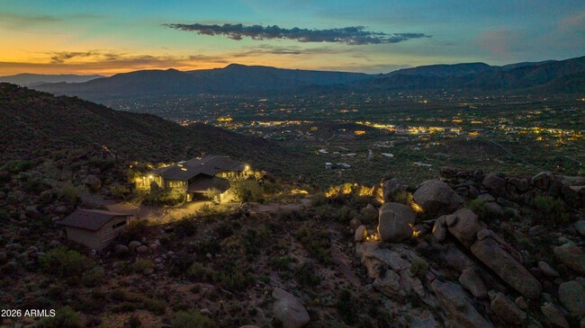 Building Photo - 6700 E Hawksnest Rd