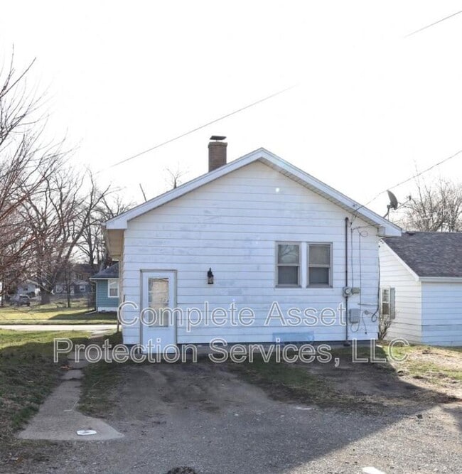 Building Photo - 318 Pleasant Ave