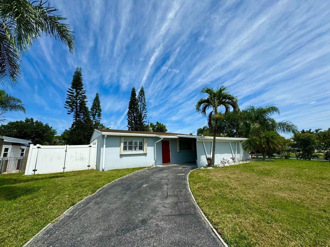Primary Photo - 4235 Bellewood St