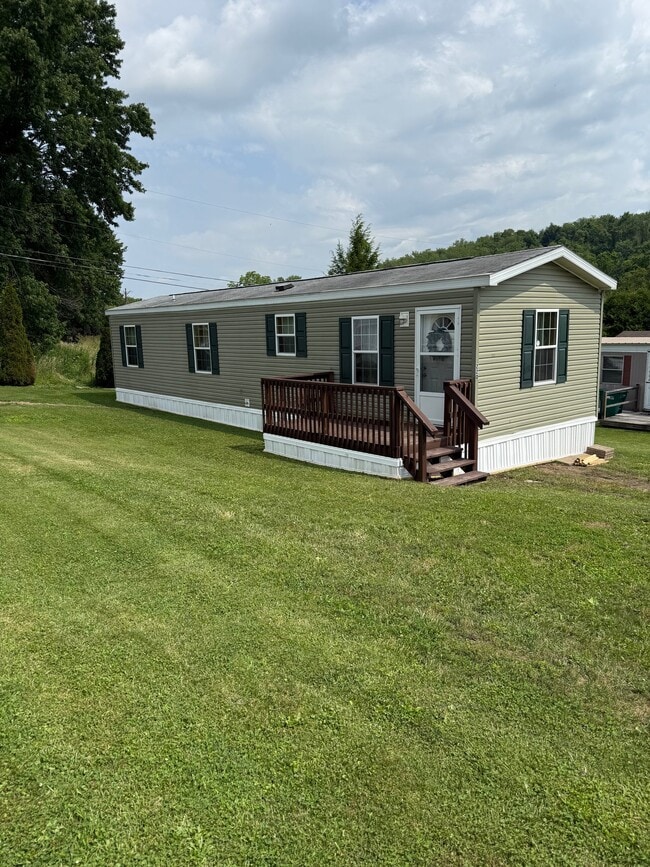 Building Photo - 220 Treasure Ln