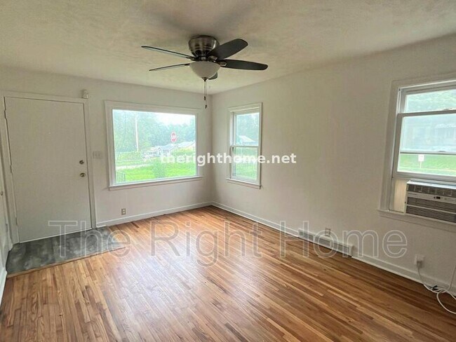 Building Photo - 3302 N 38th St