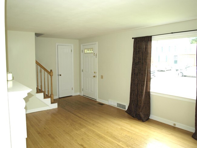 Building Photo - 1742 Vassar Ave NW