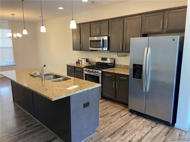 Foto del edificio - 8064 Rutland Village Dr