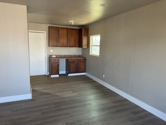 Building Photo - 2906 Beech Ave