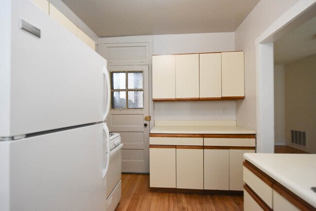 Foto del edificio - 139-1139 W Oak St