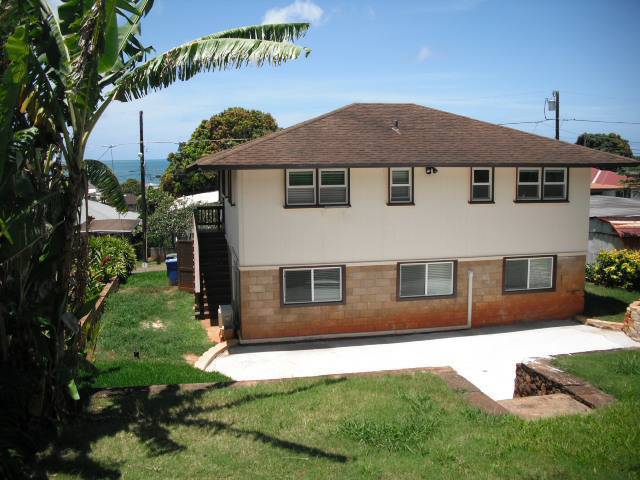 Foto del edificio - 3 Bed/ 2.5 Bath House with Den in Kaneohe