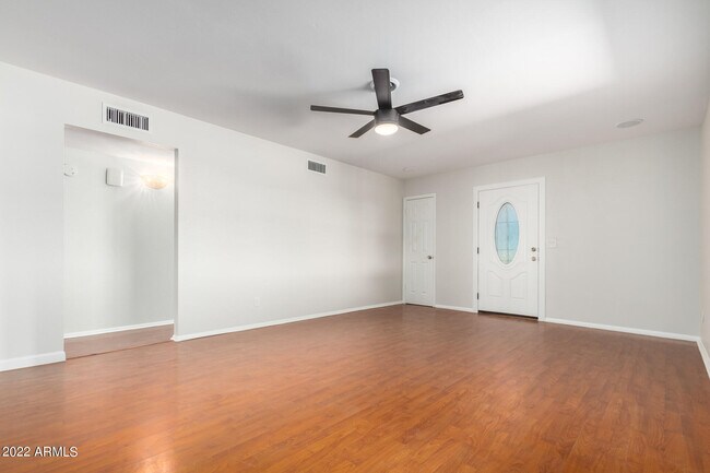 Building Photo - 37290 N Schnepf Rd