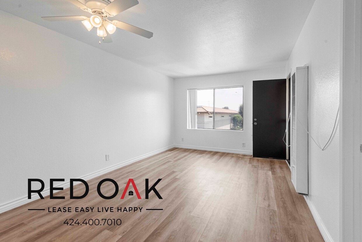 Foto principal - 16200 Vermont Ave