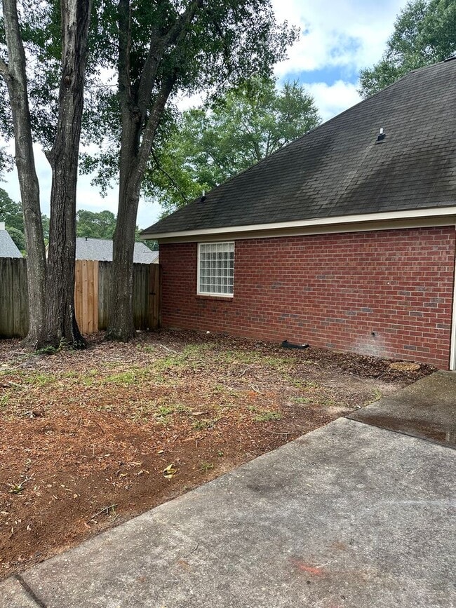 Building Photo - 201 Belton Dr