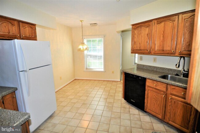 Building Photo - 315D Laurel Woods Dr