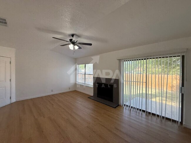 Building Photo - 4103 Sunrise Glade Dr