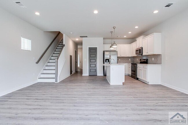 Foto del edificio - 699 Vincent Dr