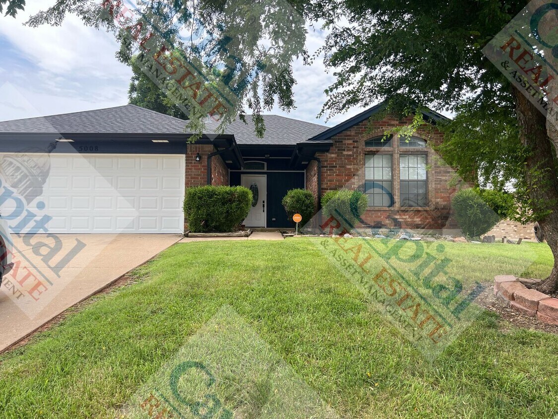Primary Photo - Charming 3 Bedroom