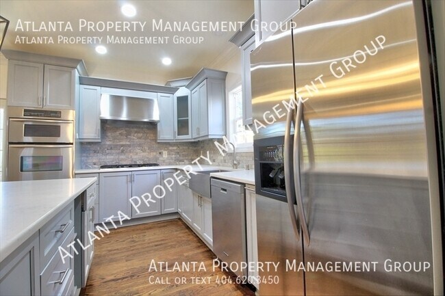 Foto del edificio - 2618 Green Meadows Lane NE