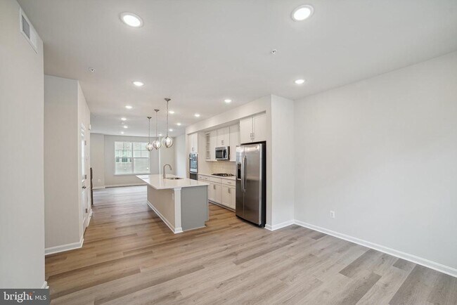 Building Photo - 2513 Gatwick Ln