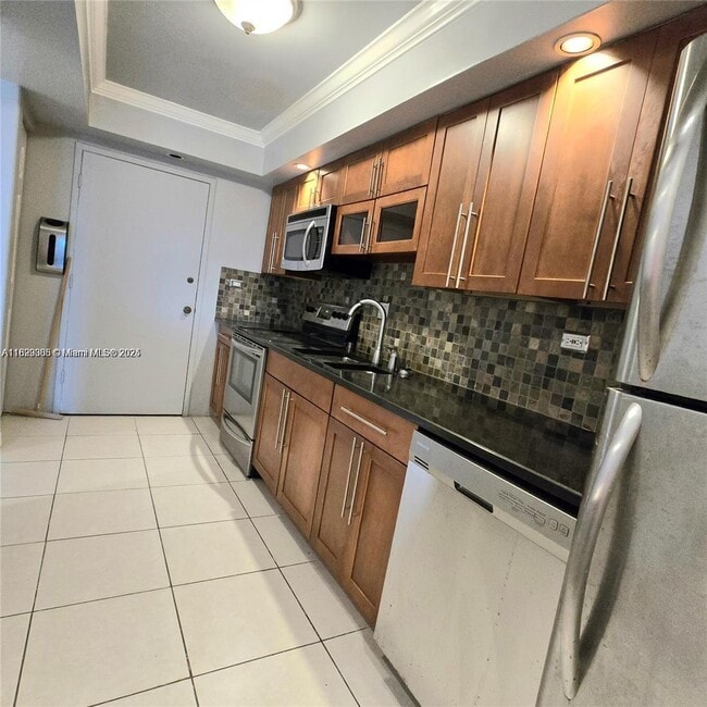 Building Photo - 18071 Biscayne Blvd