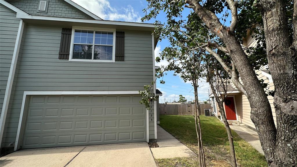 Primary Photo - 17123 Oakwood Chase Dr