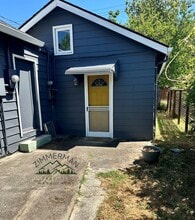 Building Photo - 2421 Kincaid St