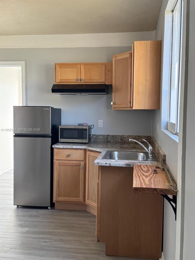 Foto del edificio - 910 SW Airoso Blvd