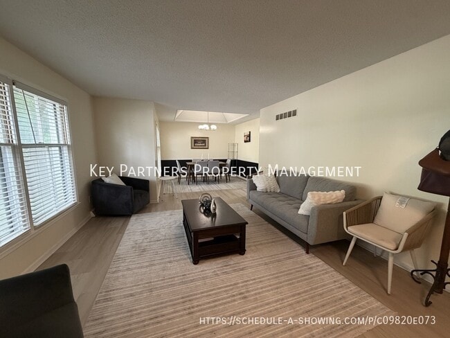 Building Photo - 6501 Long-