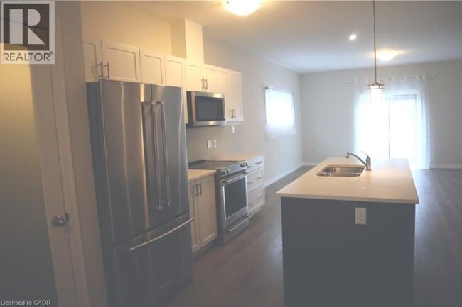 Building Photo - 14 Tamarack Way