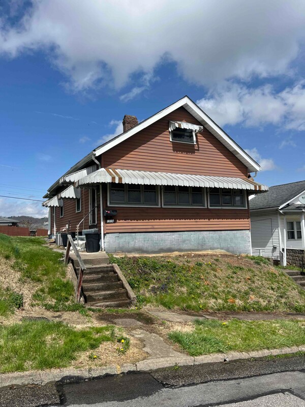 1316 Ruby St, Moundsville, WV 26041 House Rental in Moundsville, WV