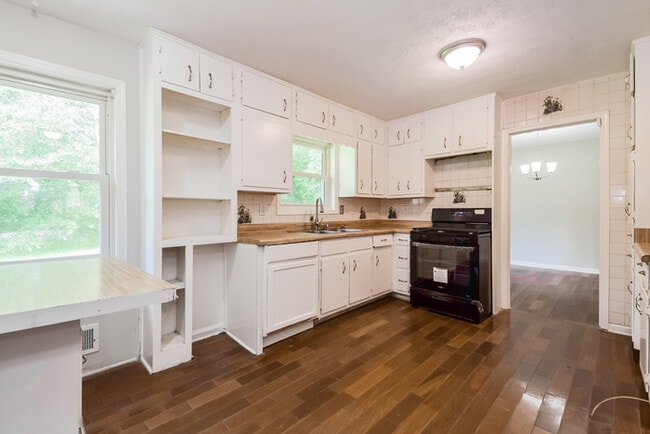 Foto del edificio - 7312 Penland Dr
