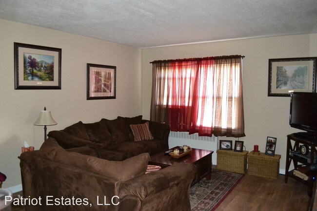 Building Photo - 1 br, 1 bath Apartment - 225 N. Madison
