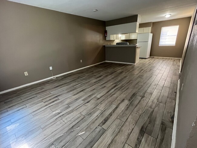 dining room - 1842 Thompson St