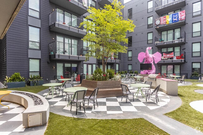Courtyard - The Rive Tuscaloosa