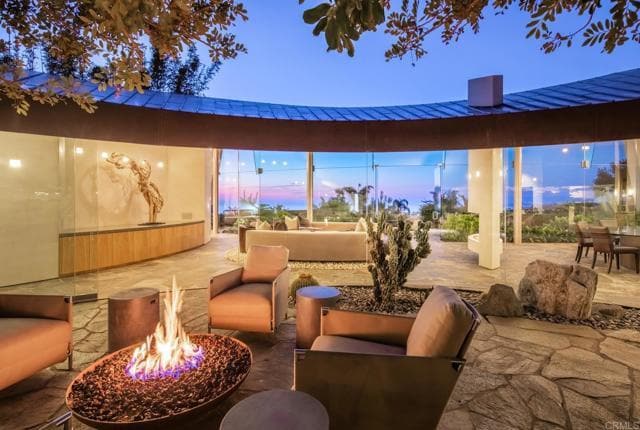 Building Photo - 724 Muirlands Vista Way