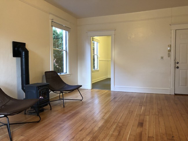 Main Room 2 - 4114 Fremont Ave N